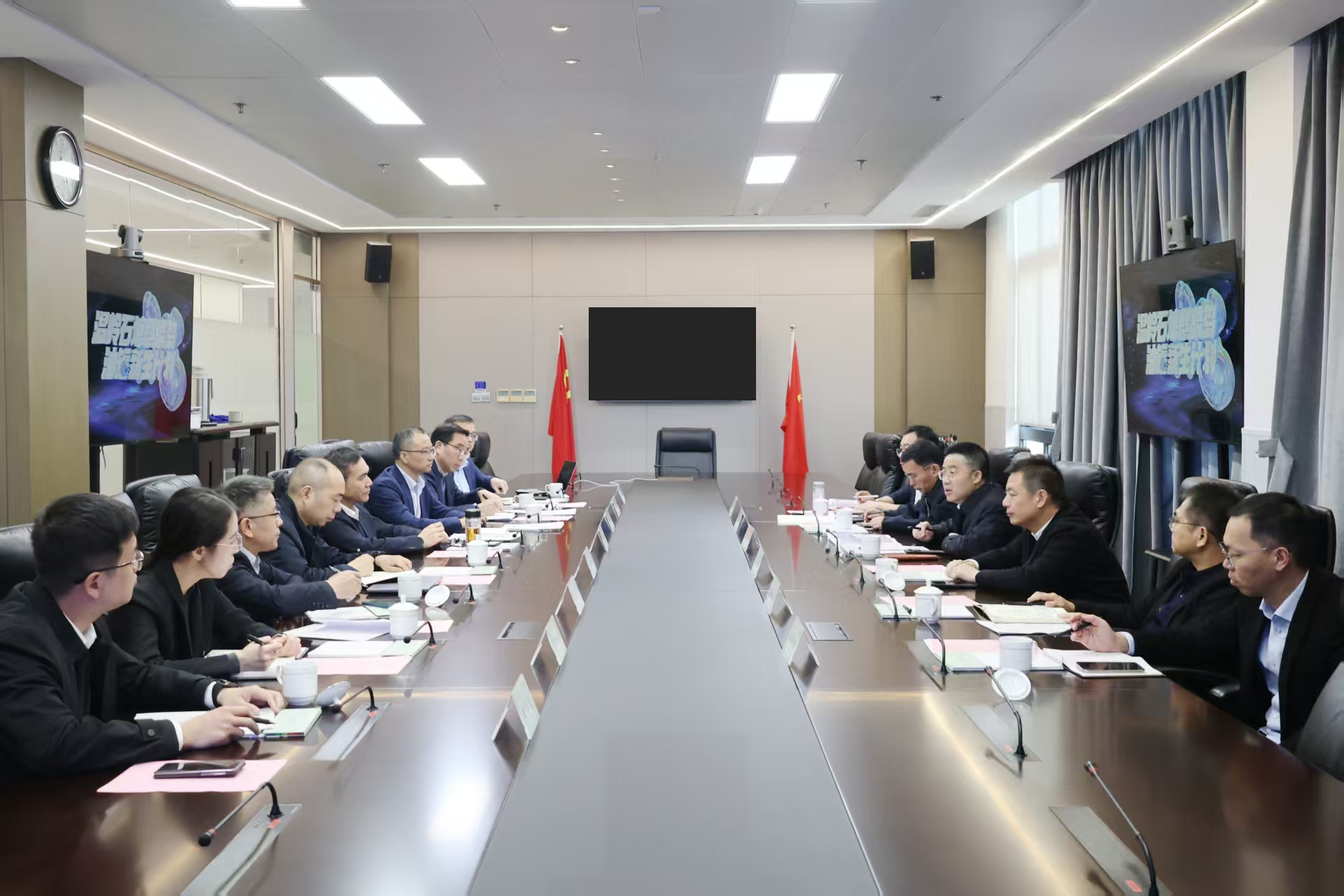 溫嶺市委書記、市長馬厲財(cái)一行到訪省二輕集團(tuán)