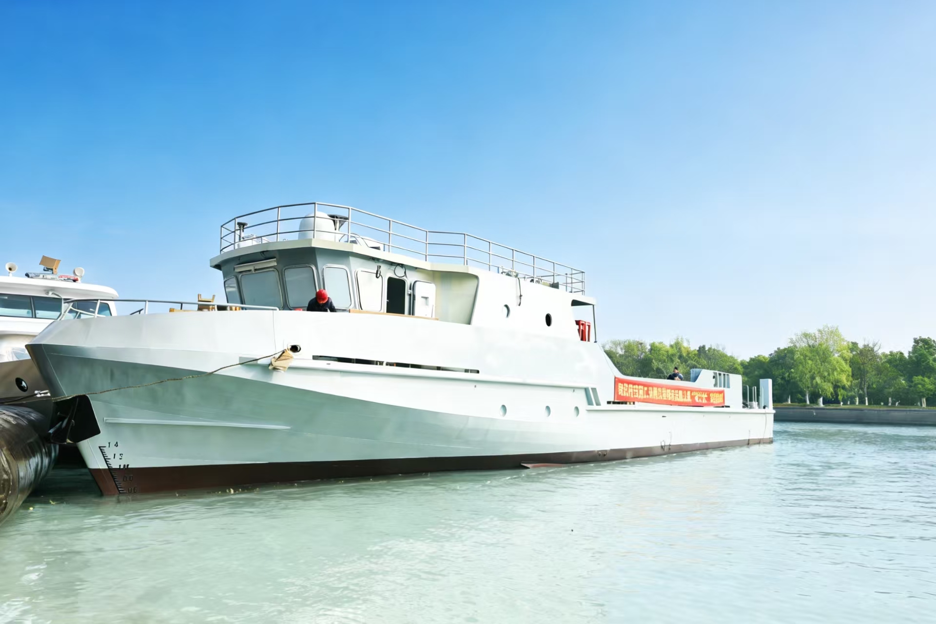 省二輕集團(tuán)牽頭研制的全國首型百噸級(jí)海上通用無人船成功吉水