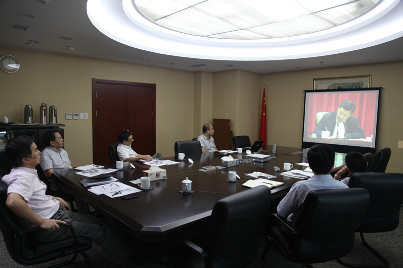 集團(tuán)公司黨委召開理論中心組專題學(xué)習(xí)會(huì)