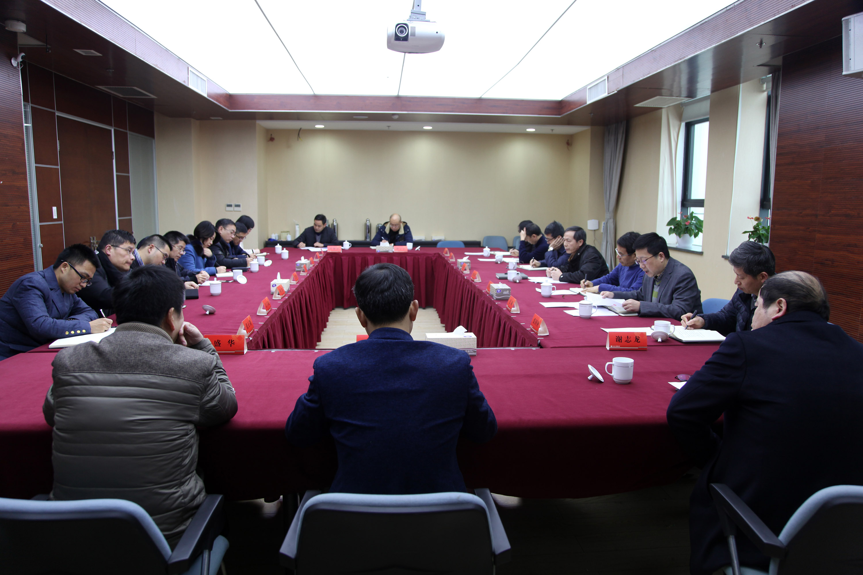 集團公司召開黨委（擴大）會議傳達學(xué)習(xí)黨的十九屆二中全會、十九屆中央紀委二次全會精神