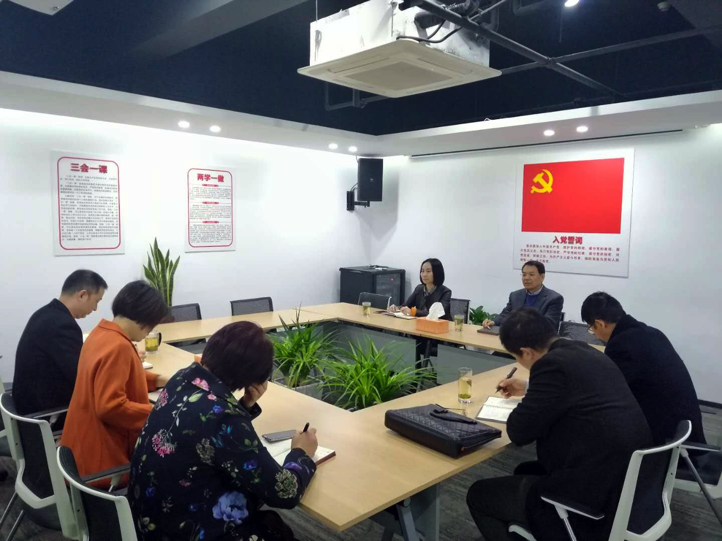 徐旭陽(yáng)赴商業(yè)公司開展“三服務(wù)”活動(dòng)