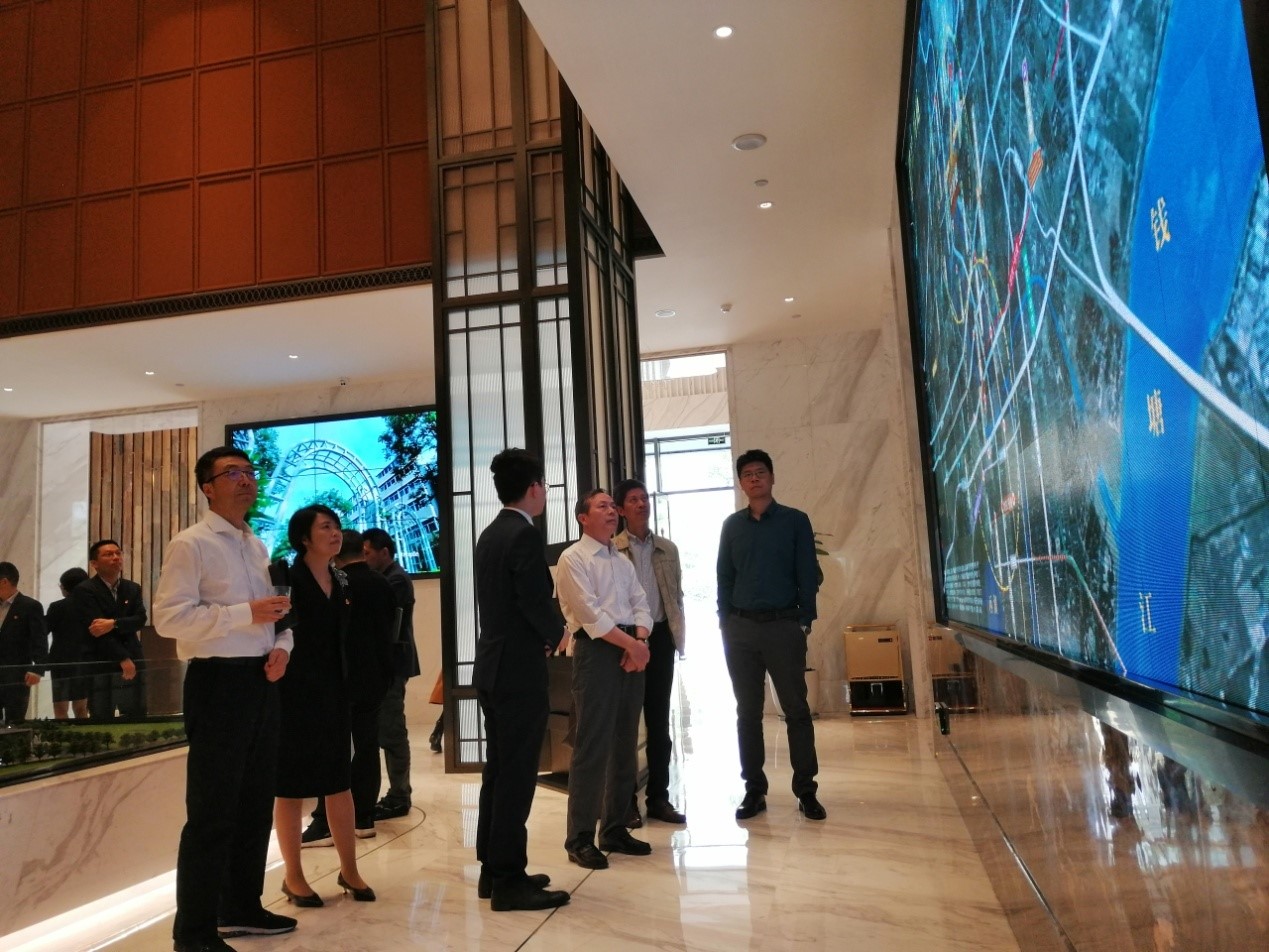 集團公司領導赴商業(yè)公司調(diào)研