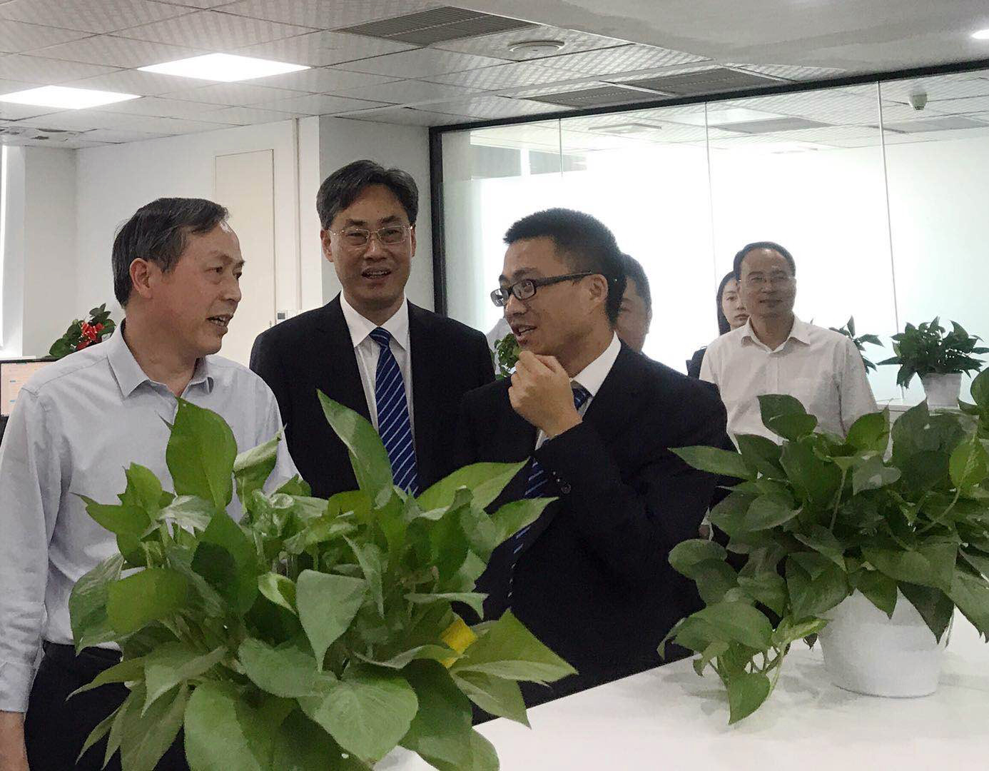 同啟新平臺 齊跑新征程 共逐新夢想 —— 集團公司黨委書記董事長虞岳明一行到廣杰公司調(diào)研