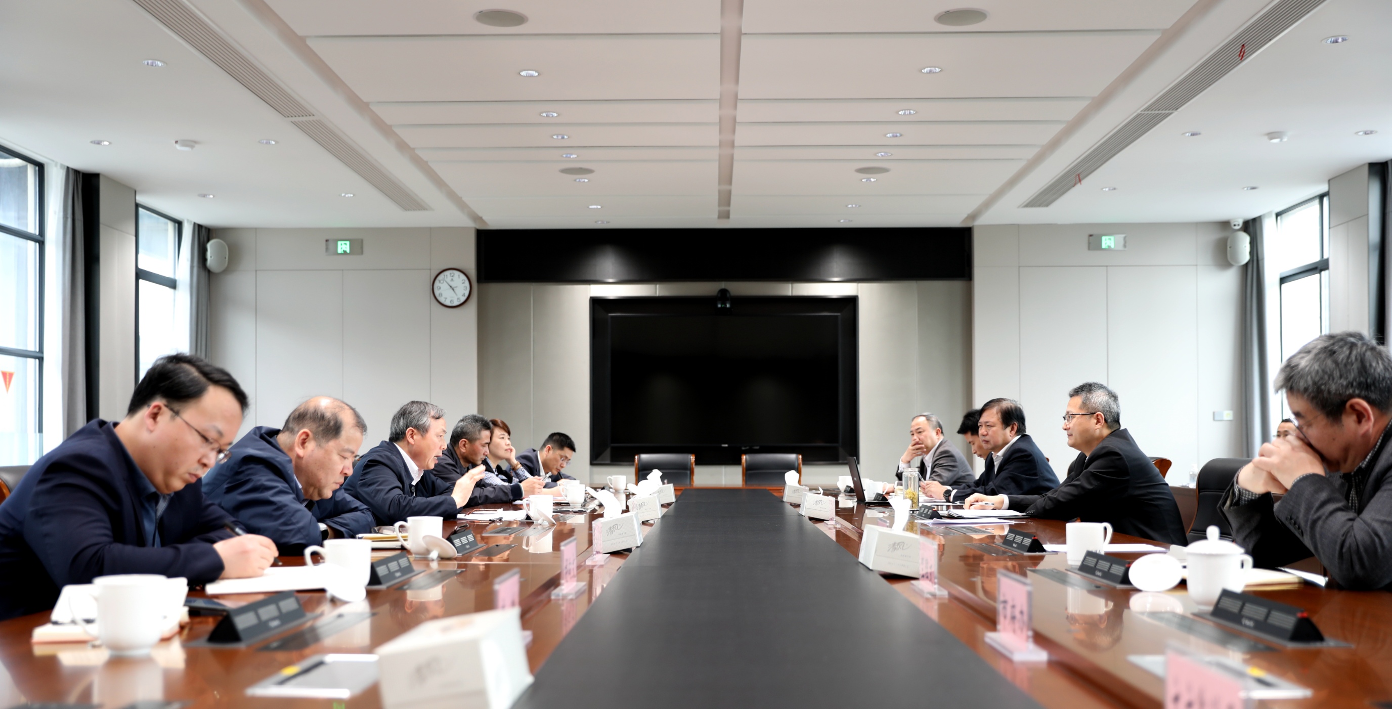 省二輕集團與嵊州市委市政府召開中國唐詩之城項目推進會虞岳明出席 