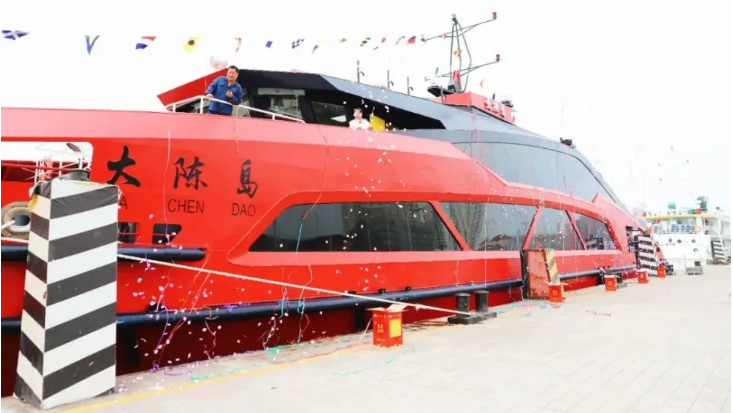 “大陳島”號豪華客輪抵達椒江，省二輕集團國瑞科技公司配套全船套電氣設備