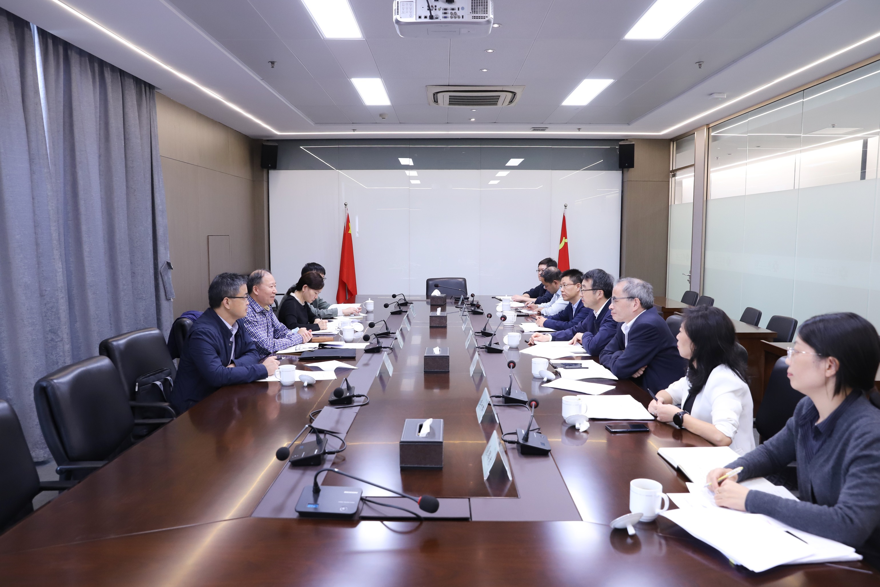 省國(guó)資委一級(jí)巡視員沈建平來省二輕集團(tuán)調(diào)研除險(xiǎn)保安工作