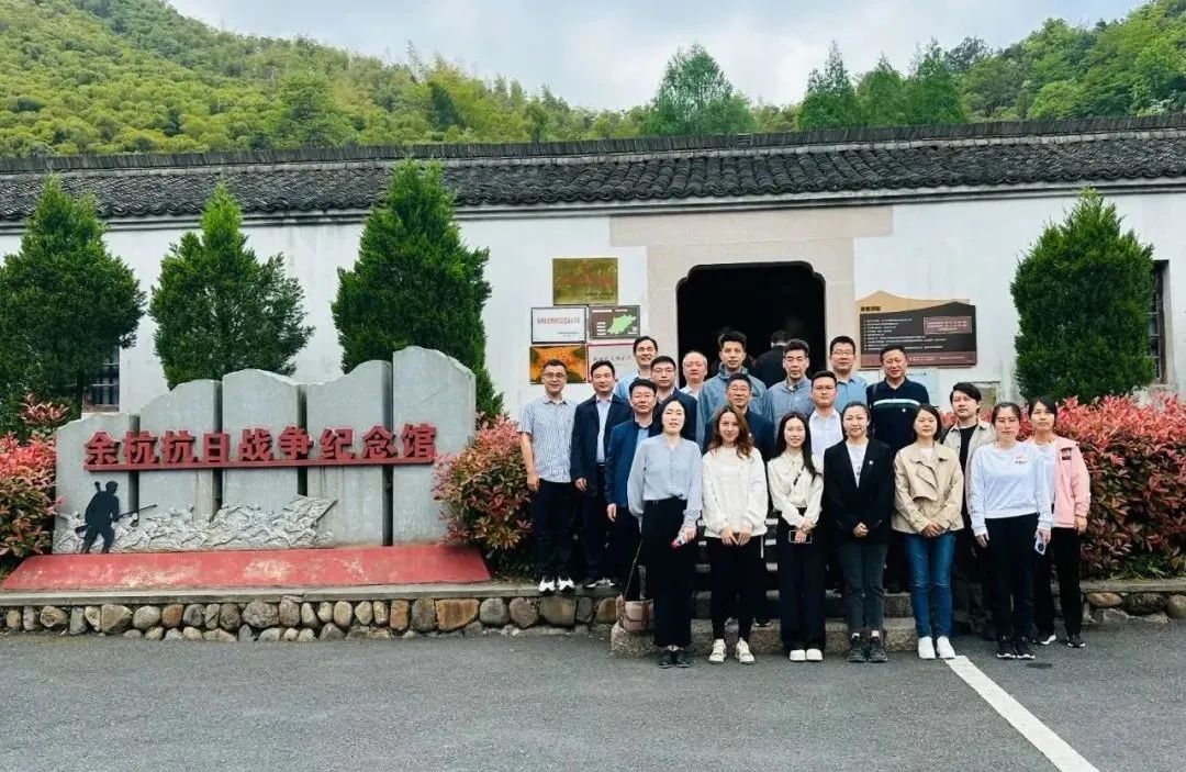 追尋紅色記憶 強(qiáng)化使命擔(dān)當(dāng) 省二輕集團(tuán)紀(jì)委開展革命傳統(tǒng)教育活動(dòng)