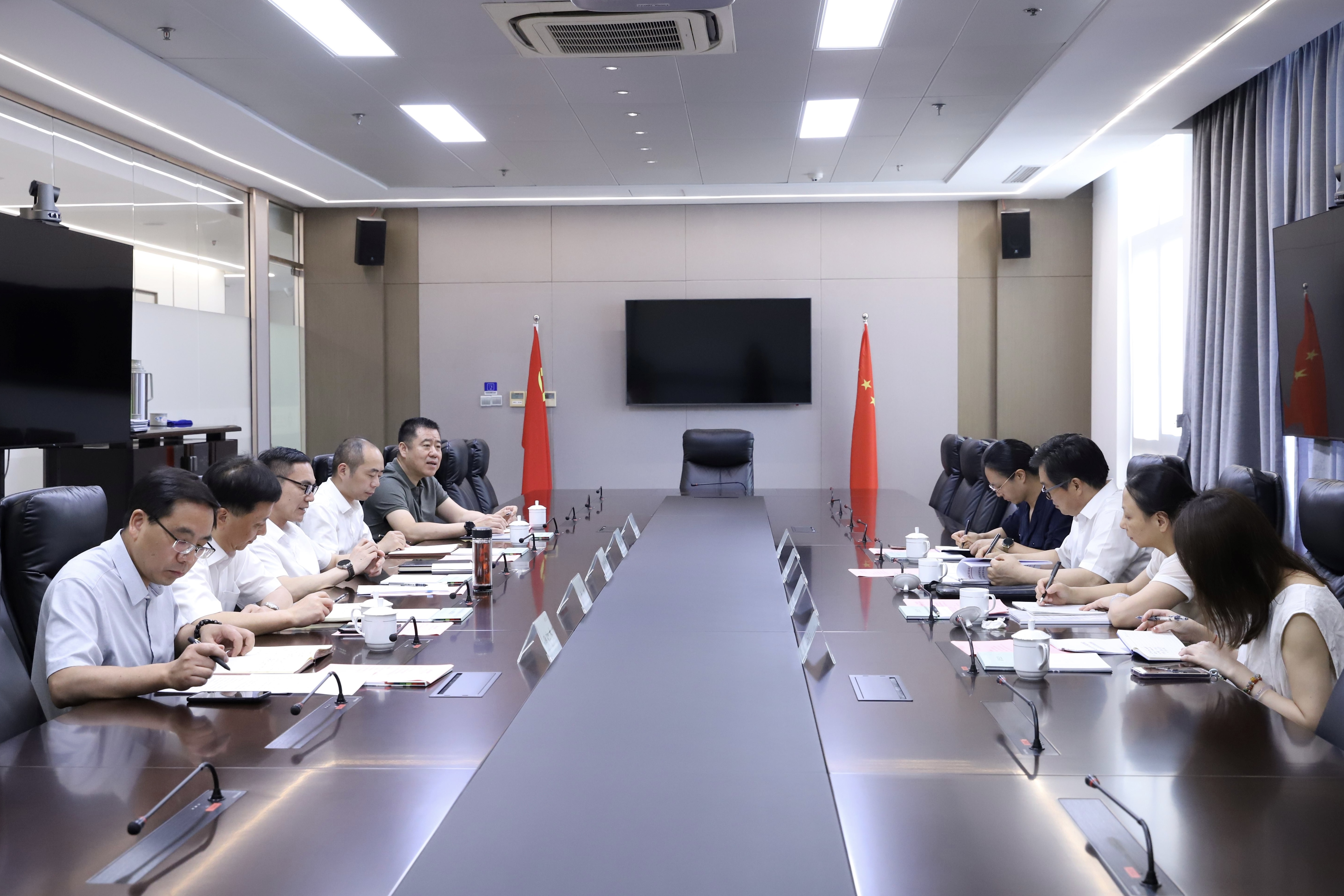 省貿(mào)促會(huì)葛學(xué)斌一行到訪省二輕集團(tuán)