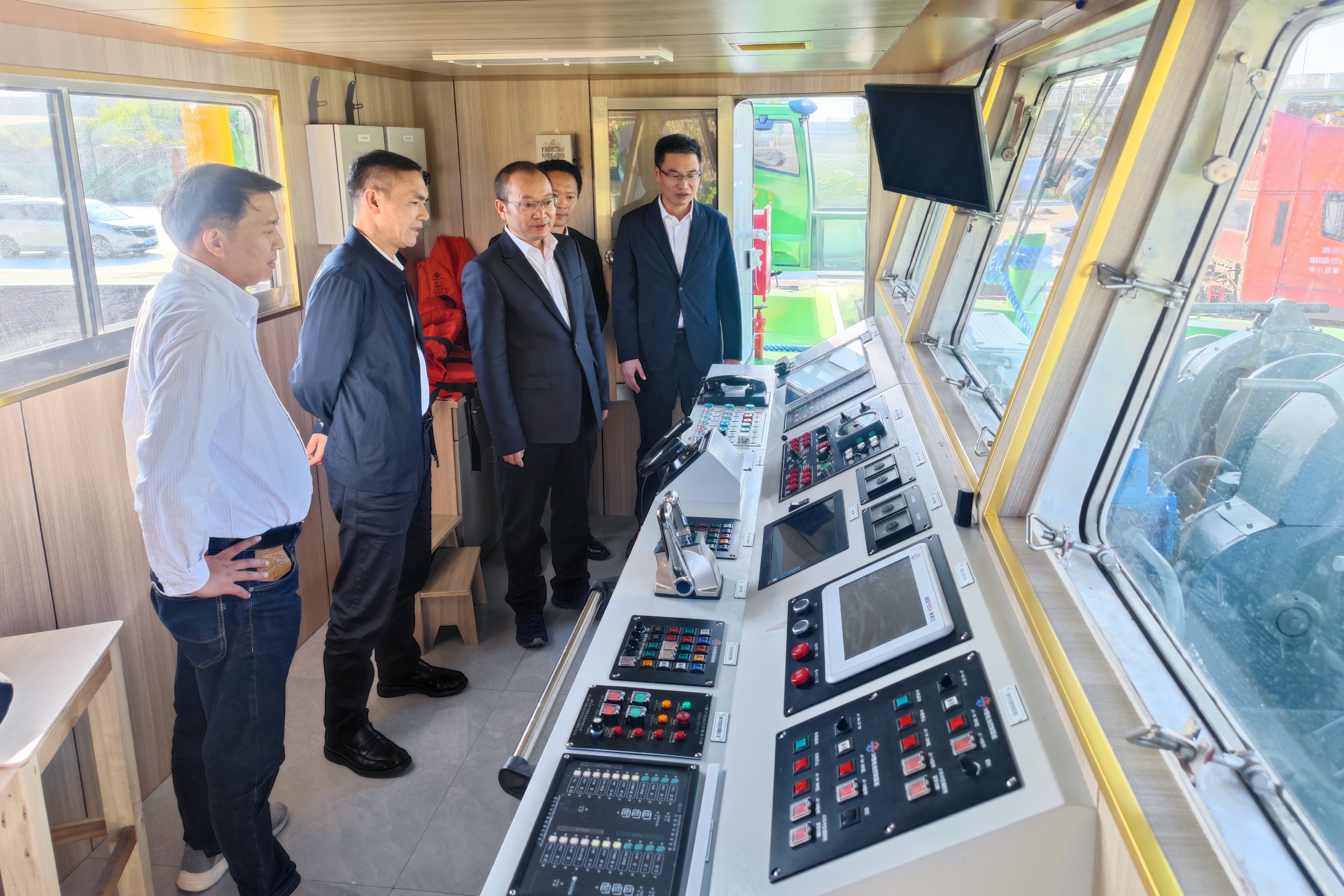 孫哲君一行赴湖州市吳興區(qū)調(diào)研內(nèi)河新能源船舶有關工作