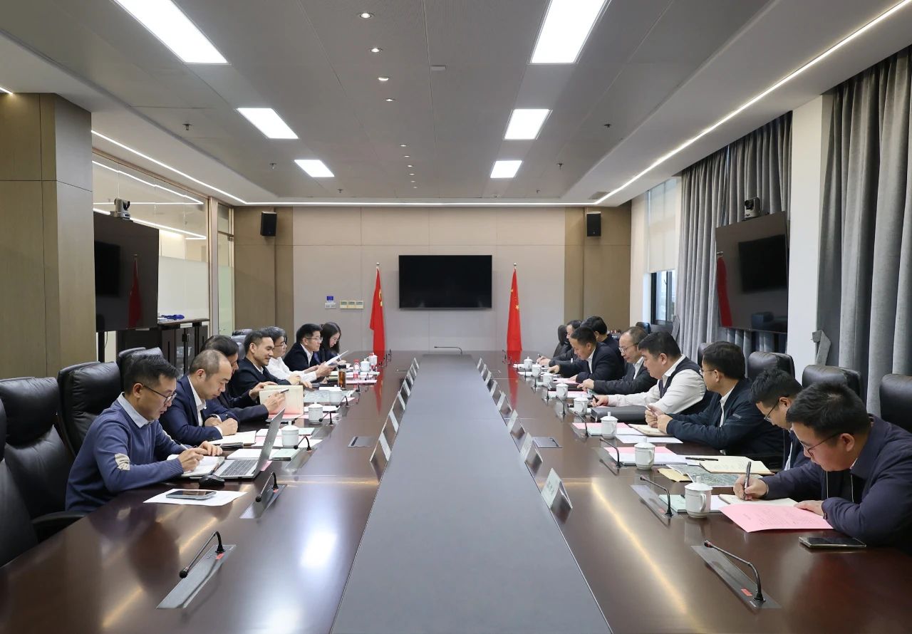 湖州市人大常委會副主任、吳興區(qū)委書記趙如浪一行到訪省二輕集團